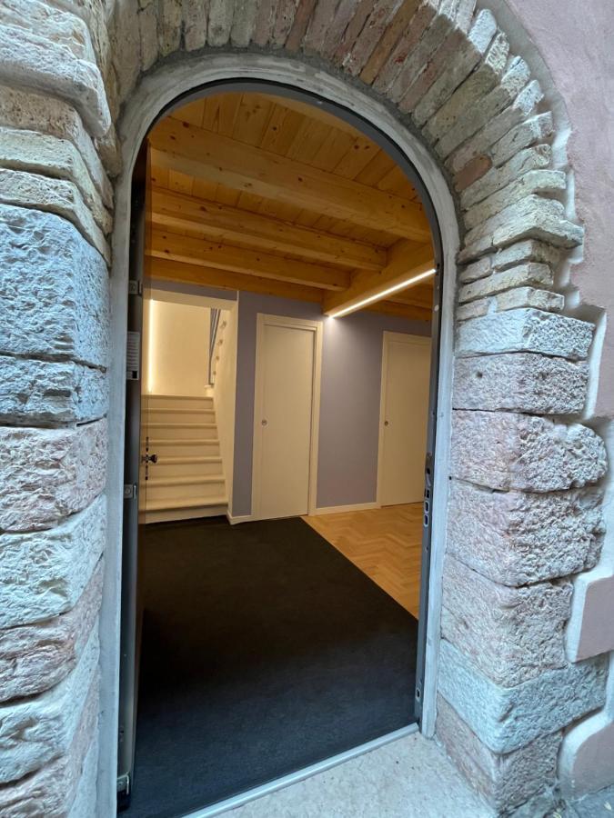 La Piccola Casa Al Lago - Intera Casa Con 3 Camere E 2 Box Salò Exteriér fotografie