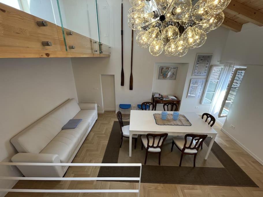 La Piccola Casa Al Lago - Intera Casa Con 3 Camere E 2 Box Salò Exteriér fotografie